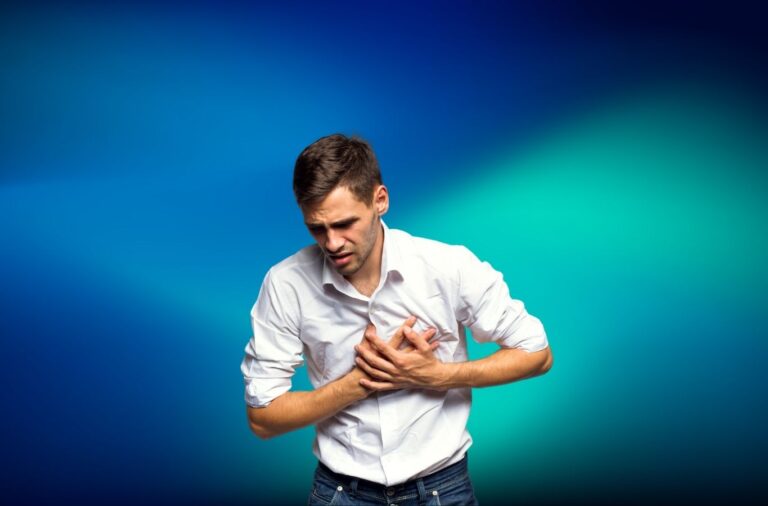 Göğüs Ağrısı Neden Olur?